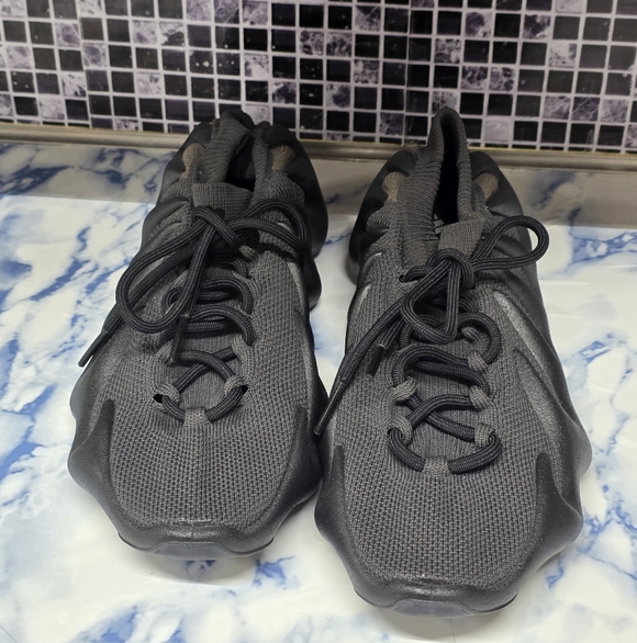 Adidas Yeezy Boost 450 Shoes Kanye West Luxury Black Sneakers Size 9 1/2 - Picture 9 of 12